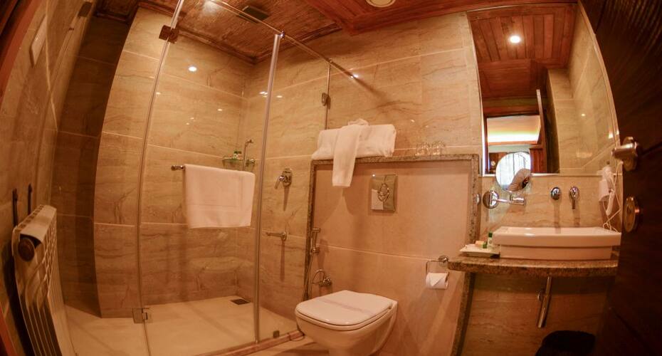 The Rosewood Hotel, Gulmarg 5